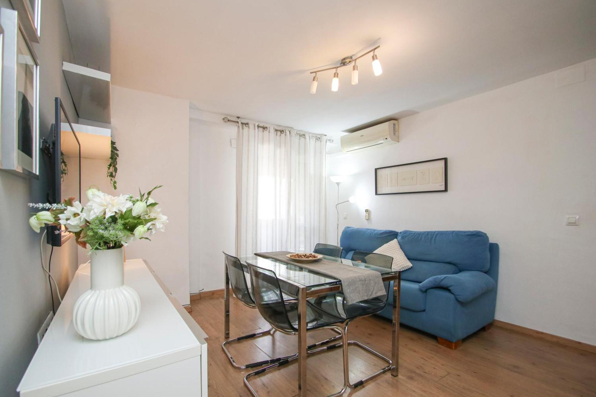 Spacious 2 Bedroom Apt In The Heart Of Triana Seville Exterior photo